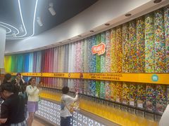 -m豆巧克力世界(上海世茂广场店)