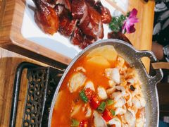 -老滇山寨•云南特色菜•地方菜•民族风情歌舞表演(金碧店)