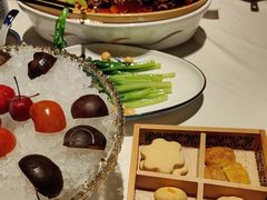 -八府香鸭·啫啫煲(华山路店)