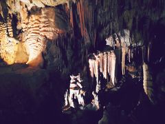 -波斯托伊纳溶洞