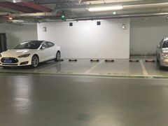 -环球港-停车场