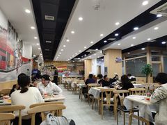 大堂-江城燕子大排档(江汉路步行街店)