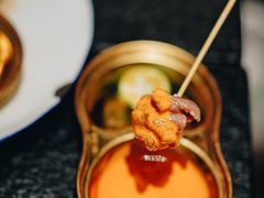 -何妹湿辣牛肉·粤式烧烤砂煲(桂雅路店)