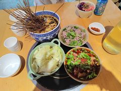 -大众跷脚牛肉馆·非遗传承单位(峨眉山店)