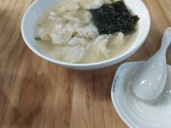 民国传统小馄饨-凤起龙游老面包子(凯德晶品店)