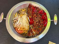 -四小区火锅·巷子里的重庆火锅(花照壁店)
