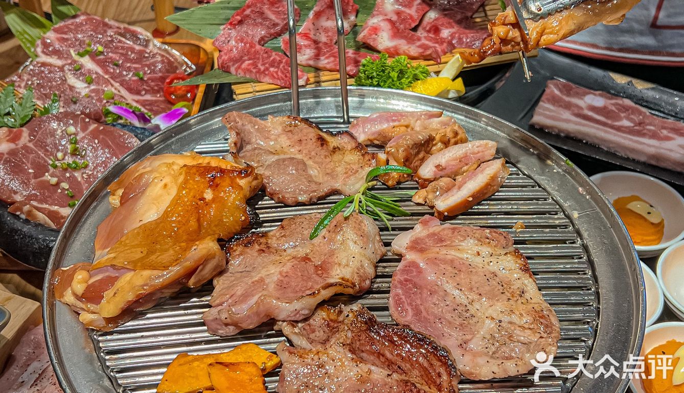 朋友带我吃的烤肉，做梦都在吧唧嘴[流泪]好香好香！
