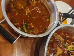 -爆炸头阿姨小四川正宗川味小吃(无任何分店)