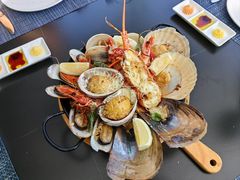 -三亚亚龙湾瑞吉酒店·宴悦Driftwood·游水海鲜·牛排·草坪·私人定制