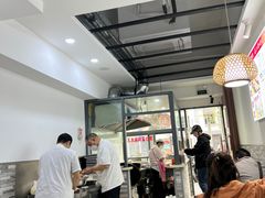 -黄阿姨锅贴大王(万航渡路店)