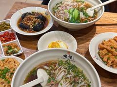 -湘人龙记老长沙米粉(鸟巢店)
