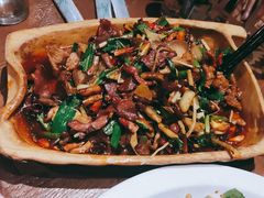 -老滇山寨•云南特色菜•地方菜•民族风情歌舞表演(金碧店)