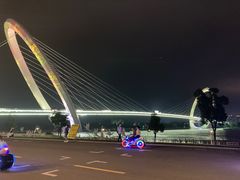-南京眼步行桥