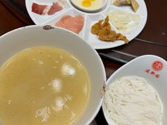 -建新园过桥米线(老街店)