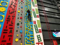 -极限PLAY运动娱乐新世界·团建派对潮玩休闲馆·室内蹦极高空游乐园