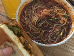 -老字号杨坡红油米线腊汁肉夹馍(东四道巷店)