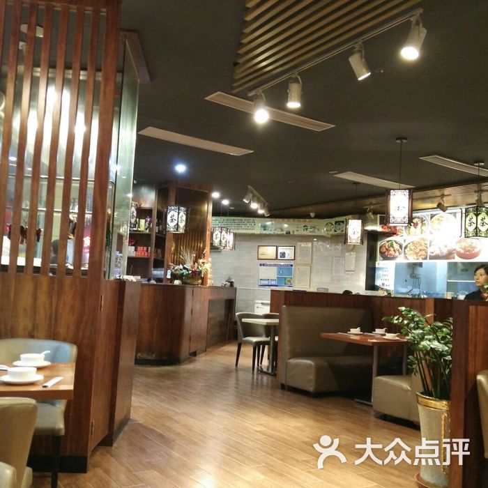 龙茶坊港式茶餐厅图片