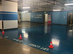 -滨江国际广场-地下停车场