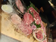 -铭牛烧肉·和牛海鲜自助(高新月牙湖店)
