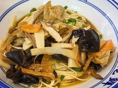 -聚笼鲜美食(凤凰街店)