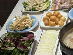 -贵府酸汤牛肉火锅·贵州老字号(飞山街店)