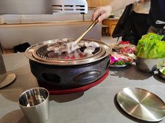 -围炉肉舍•炭烤活鳗•丹东海鲜烤肉(步行街店)