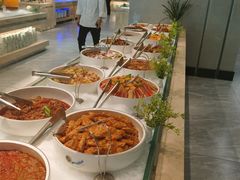 自助取餐区-绿岛港轩海鲜烤肉涮锅自助餐厅