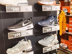 -斯普瑞斯奥特莱斯