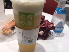 -奈雪的茶(湖滨银泰in77C区PRO店)