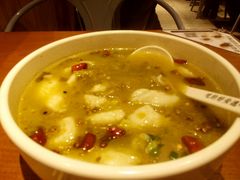 -渝是乎酸菜鱼(龙旗购物中心店)