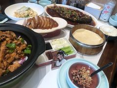 -梅利汴京烤鸭•开封豫菜地标店(东大街店)
