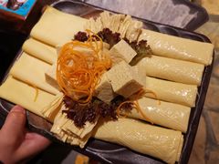 -老牌坊云南鱼豆花火锅(爱建店)