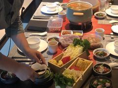 -乐领拈花溪·林涧食韵