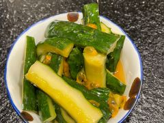 -何妹湿辣牛肉·粤式烧烤砂煲(桂雅路店)