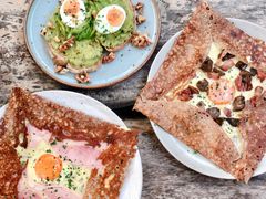 牛油果煮蛋吐司-RAC BAR(安福路店)