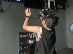 -VR 间客漫·PS电玩·虚拟现实包间游戏电竞(街道口店)