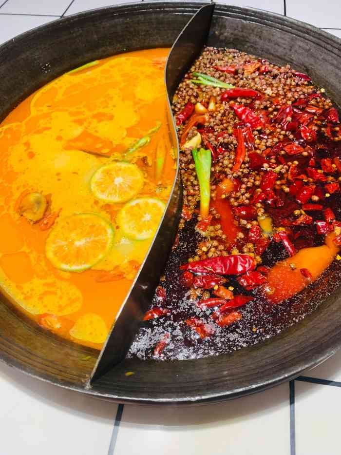 唐盅盅火锅(观音桥店)-"[服务铃]服务: 老板娘非常热心7815还给.