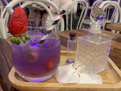 -FLOVIE FLORIST CAFE