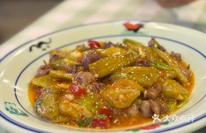 Country-style Taro Stem Stir-fry with Pigeon Giblets