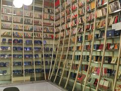 -钟书阁(松江泰晤士小镇店)