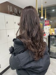 -镁连社·美联社