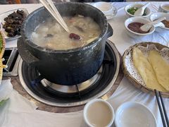 -鲁朗纳麦石锅鸡庄园