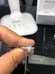 -威德钻石-克拉钻大本营(南京东路店)