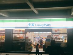 -全家便利店(沪太路三店)