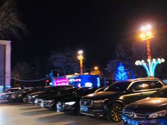 -翠微牡丹园停车场