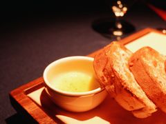 餐前全麦面包佐香草黄油-ZHAO赵·牛扒坊(仁和新城店)
