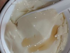 客家自磨让豆腐-鹏城人家海鲜酒家·23年老字号(较场尾店)