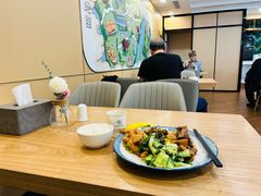 -上海宝信宝马4S店