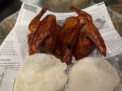 蝴蝶里招牌乳鸽-蝴蝶里·粤菜·点心(滨江龙湖店)