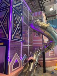 -欧酷世界动力星球(王府井奥莱UP TOWN店)